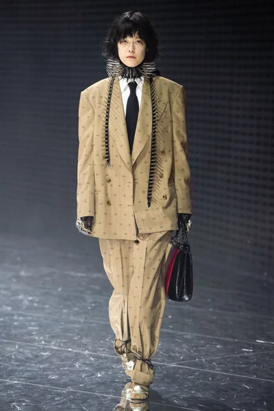 Look 5